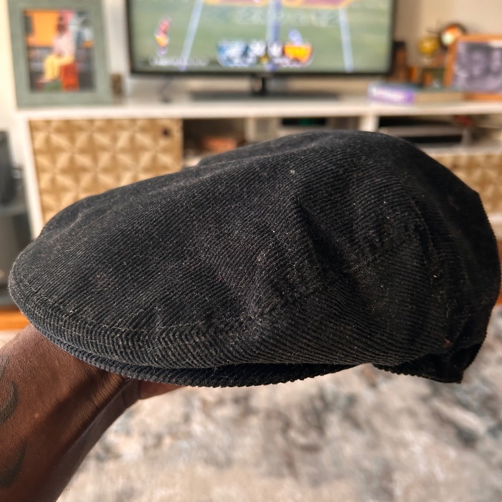 Burberry black suede hat .